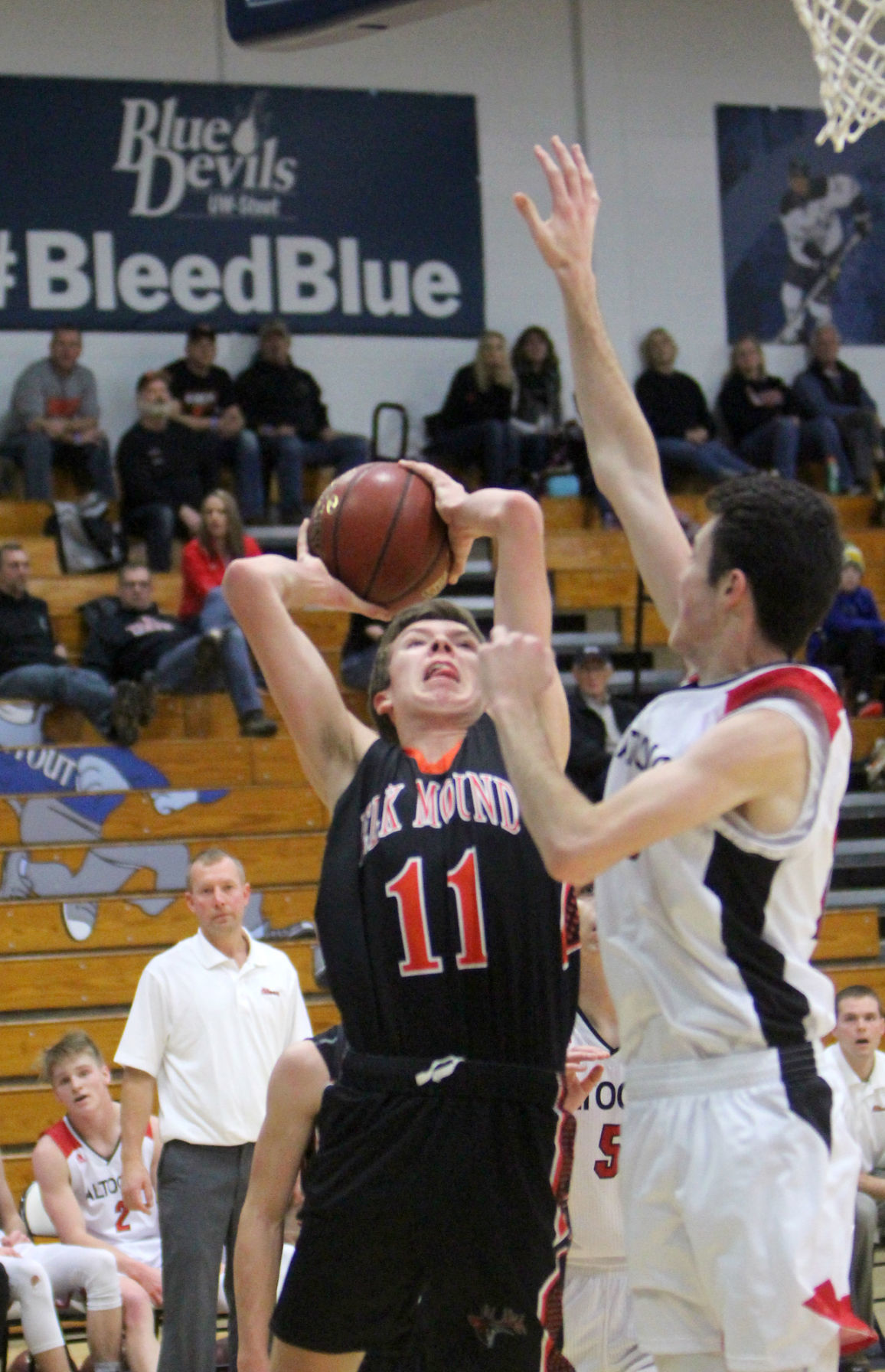 Elk Mound boys basketball vs Altoona 12-1-18